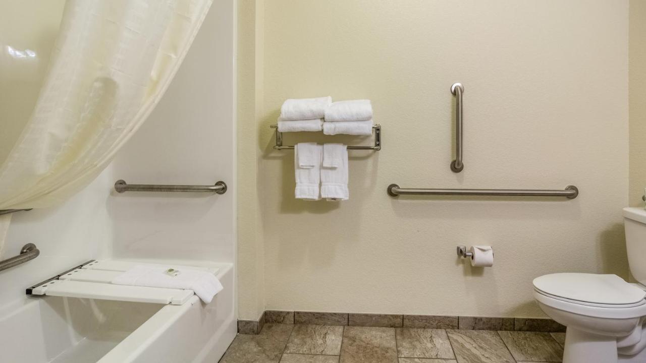 Cobblestone Hotel & Suites - Erie Εξωτερικό φωτογραφία